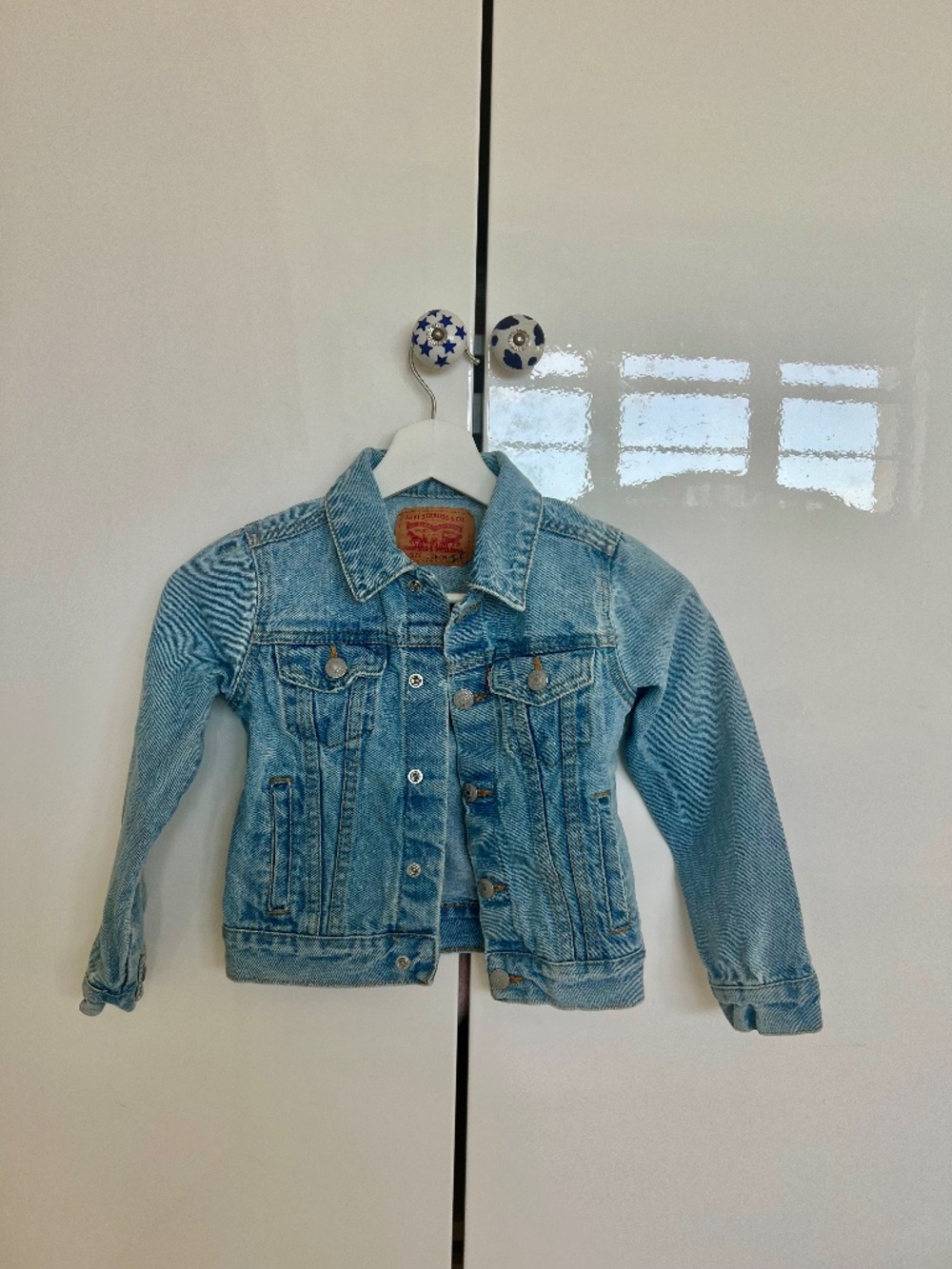 Levis kids Classic Denim Trucker Jacket Jean Coat Size 5 snap buttons